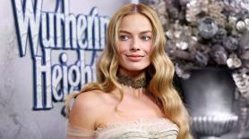 El vídeo de Margot Robbie bailando en un descanso del rodaje de 'Cumbres borrascosas' que está corriendo como la pólvora