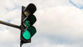 Adiós al claxon de los conductores impacientes: este semáforo 'inteligente' ha conseguido agilizar el tráfico de forma generalizada