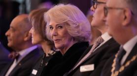 Total normalidad para la reina Camilla: acude como si no pasara nada a un acto horas después de la detención del expríncipe Andrés