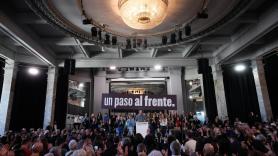 Al ritmo de Amaral y Bad Bunny, con una fila que "llega hasta Sol" y muchas caras conocidas: la cara B del 'paso al frente' de la izquierda