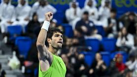Alcaraz se corona como campeón en el ATP de Doha tras vencer a Fils en la final