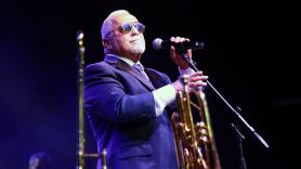 Muere Willie Colón, intérprete de íconos de la salsa como 'Idilio' o 'Gitana'