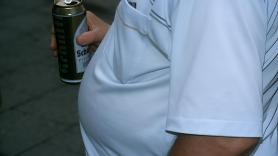 Álex, 40 años, deja la ciudad para mudarse solo a Laponia para bajar su barriga cervecera: "No puedo decir que sea alcohólico"