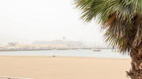 La calima dispara las temperaturas en Canarias y la AEMET avisa también en la Península