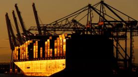 Entra en vigor el nuevo arancel global de Trump tras el revés en el Supremo: qué entra, qué no