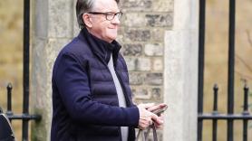 Liberado bajo fianza Peter Mandelson tras ser detenido por sus vínculos con Jeffrey Epstein