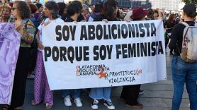 El 69% de los españoles considera que la prostitución es una forma de violencia contra la mujer, según el CIS