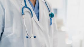 Veintiséis meses esperando una gastroscopia para descartar cáncer en Andalucía, con antecedentes familiares: "No me extraña que haya gente que muera sin diagnóstico y sin tratamiento"