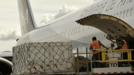 Al menos 15 muertos, 28 heridos y varios vehículos destrozados tras estrellarse avión militar en Bolivia