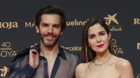 Marc Clotet y Natalia Sánchez en los Goya 2026: lo que se niegan a hacer, el look de él y el dato que se le escapó a ella