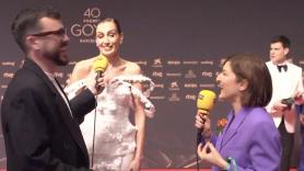 Le preguntan a Nieves Álvarez por Pedro Almodóvar y antes tiene que matizar: "Vamos a aclararlo bien"