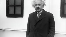 Albert Einstein, sobre la diferencia entre ser listo y ser sabio: “Una persona inteligente resuelve un problema, una sabia lo evita”