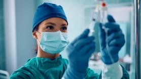 Carmen Truyols, anestesista: "No llevo a mis hijos por la noche al hospital nunca, los llevo a partir de las 9 porque ha cambiado la guardia"