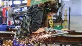 Mujeres y precariedad: quién paga el coste real de la inflación en España