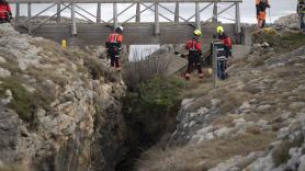Localizan un cuerpo en la zona de la rotura de la pasarela de Santander