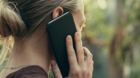 Llama para comprar un abrigo de la talla 48 y acaba llorando: "Si le gusta comer, no es culpa nuestra"