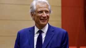 Dominique de Villepin, ex primer ministro francés: "Es Pedro Sánchez quien está salvando el honor de Europa"
