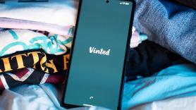 De los pantalones de rayas de Zara a ropa de edición limitada: el negocio de comprar prendas virales y venderlas más caras en Vinted