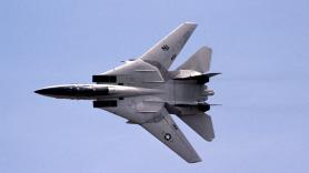 EEUU vendió a Irán 80 cazas F-14 como los de 'Top Gun' antes de la revolución del 79: ahora Israel los destruye y las imágenes de satélite muestran la chatarra