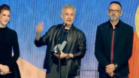 Sergio Dalma recoge el Premio Dial y las ocho palabras que suelta al final son para que Trump las vea en bucle