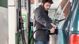 La guerra de Irán vuelve a disparar el petróleo a 100 dólares y los expertos avisan: cada conductor europeo pagará 220 euros más este año en gasolina