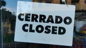 Una estadounidense pregunta a los españoles cómo pueden tener un mes de vacaciones y otro estadounidense le da una respuesta insuperable