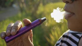 El vapeo ilegal se dispara en Europa y pone en alerta a España: el prohibicionismo no funciona