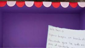 La nota que dejan en un paquete que había pedido para su ahora exnovio arrasa: para que le suban el sueldo