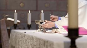 Fernando Rivas, sacerdote y profesor de Historia Antigua: "En el siglo XVIII la Iglesia perdió a los intelectuales; en el XIX, a los obreros, y en el XXI se puede quedar sin mujeres"