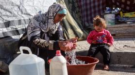Noura, siria de 45 años desplazada en Beirut: "Llevamos una semana durmiendo en la calle; los libaneses tienen tiendas de campaña pero a nosotros no nos dejan entrar en las escuelas porque somos sirios"