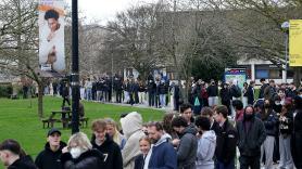 Mueren dos jóvenes por un brote de meningitis en Reino Unido: hay 11 hospitalizados y la Universidad de Kent suspende los exámenes