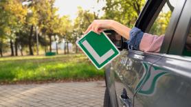 Javier Muñoz, profesor de autoescuela: "Sin gasolina no podemos salir a trabajar y cada día sube más, es increíble"