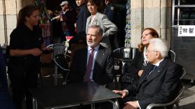 Felipe VI recibe al presidente de Italia: Casa Real comparte una foto suya haciendo algo muy poco común