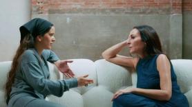 Rosalía se 'confiesa' con Ana Milán: le revela lo que hace antes de dormir y cómo duerme y la deja sin palabras