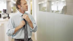 Un narcisista confiesa cómo ve a las personas cuando entra en una habitación: "Las clasifico por inteligencia, atractivo y carisma; si alguien me supera, quiero destruirlo"