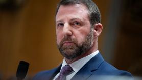 Quién es Markwayne Mullin, el nuevo secretario de Seguridad Nacional de EEUU que comandará el ICE