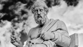 Tales de Mileto, filósofo matemático griego: "La esperanza es el único bien que todos los hombres tienen en común; quienes no tienen nada más, aún conservan la esperanza"