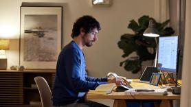 Sergio, nutricionista de 35 años al que su empresa niega el teletrabajo: "Podríamos hacerlo todo desde casa; es una empresa antigua y casposa que no lo entiende"