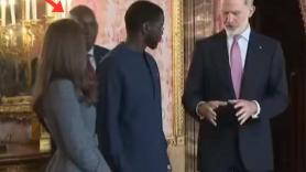 Las cámaras captan lo que hace Letizia nada más ver al escolta del presidente de Senegal: siete segundos que son oro