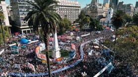 "Que digan dónde están": cientos de miles de argentinos piden justicia en el 50º aniversario de la dictadura
