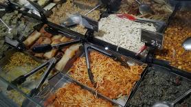 Preocupación en los bares y restaurantes por el nuevo fenómeno de los supermercados: "No se puede competir contra un menú de siete euros"