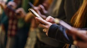 Eva Herrero, profesora: "Estudiantes de secundaria dicen que son capaces de identificar un bulo y los datos señalan lo contrario, pero en los adultos también nos pasa"