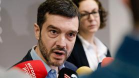 Consumo avisa a 13 fondos e inmobiliarias de que han de aceptar prorrogar alquileres en sus 100.000 viviendas