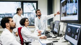 Los médicos especialistas privados son los profesionales mejor pagados de España con 56.832 euros: su salario subió un 12,4% en 2025, cuatro veces más que la media del país