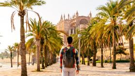 Alicia, mallorquina, sobre lo que está pasando en las islas: "Hay dos idiomas oficiales en Baleares y vas a un bar y te hablan en inglés"