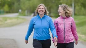 La ciencia sugiere que los 10.000 pasos diarios nacieron de una campaña de marketing japonesa de 1965 y que el riesgo de morir se reduce significativamente a partir de los 4.500