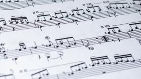 Galen Buckwalter, psicólogo tetrapléjico, compone música punk pensando en mover el dedo: "Es como si tuviera una orquesta en mi cerebro y solo tengo que aprender a tocarla"