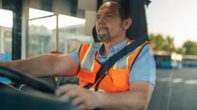 Daniel y Celia, conductores de autobús en Alemania: "El alquiler es de 550 euros y gano casi 3.000"