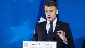 La historia que hay detrás del regalo de un cuadro de 'Porco Rosso' que ha recibido Macron del cineasta Hayao Miyazaki