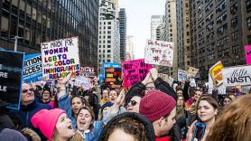 Riley, 24 años, estudiante estadounidense en Francia: "Tenía vergüenza de que mi país hiciera tanto daño en el mundo. Aquí soy yo quien lo representa ante mis compañeros"